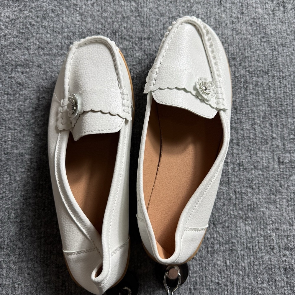 Womens White Faux Leather Slip On Loafers Floral Accent Moccasins Size 42